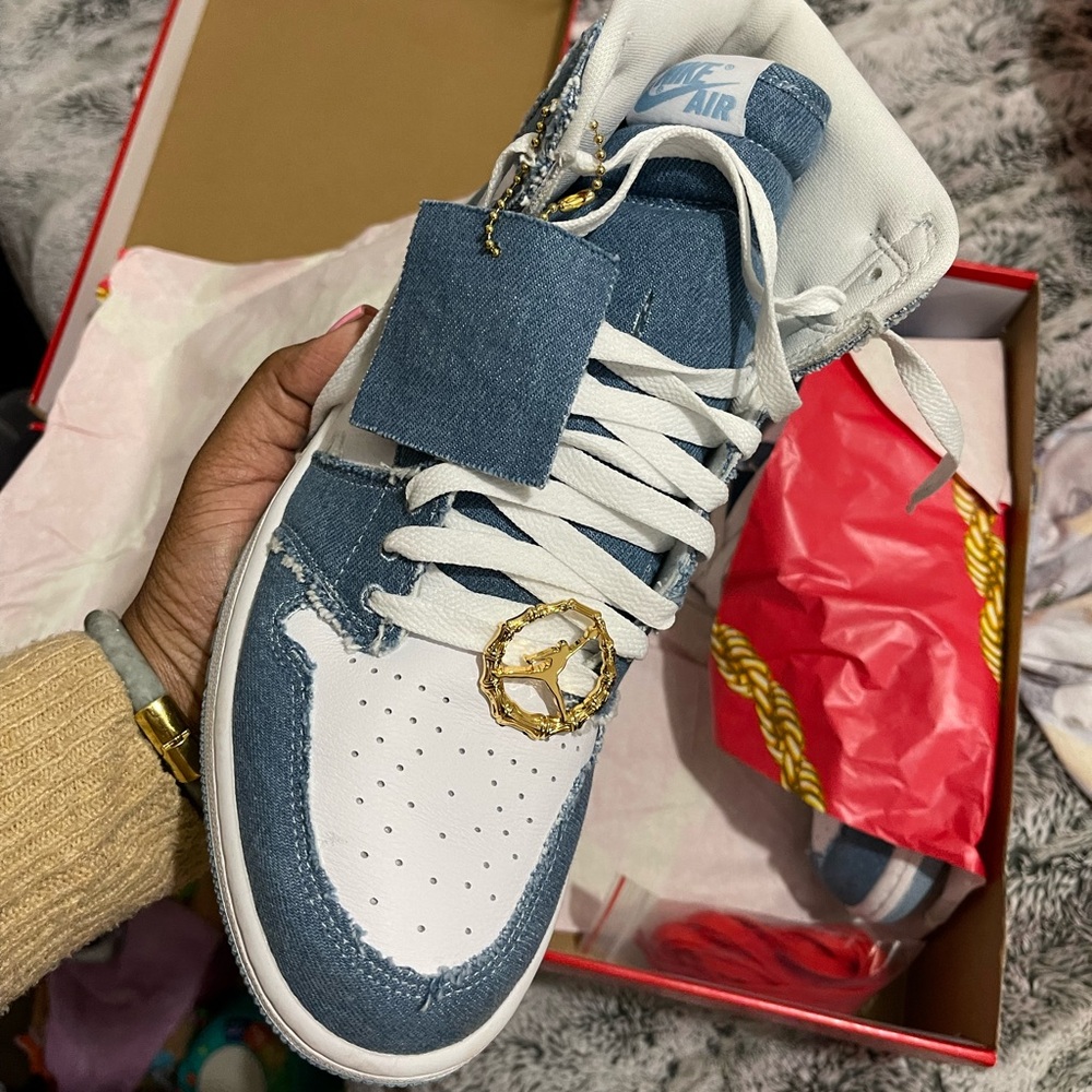 Jordan 1 Retro High OG Denim - Picture 2 of 5